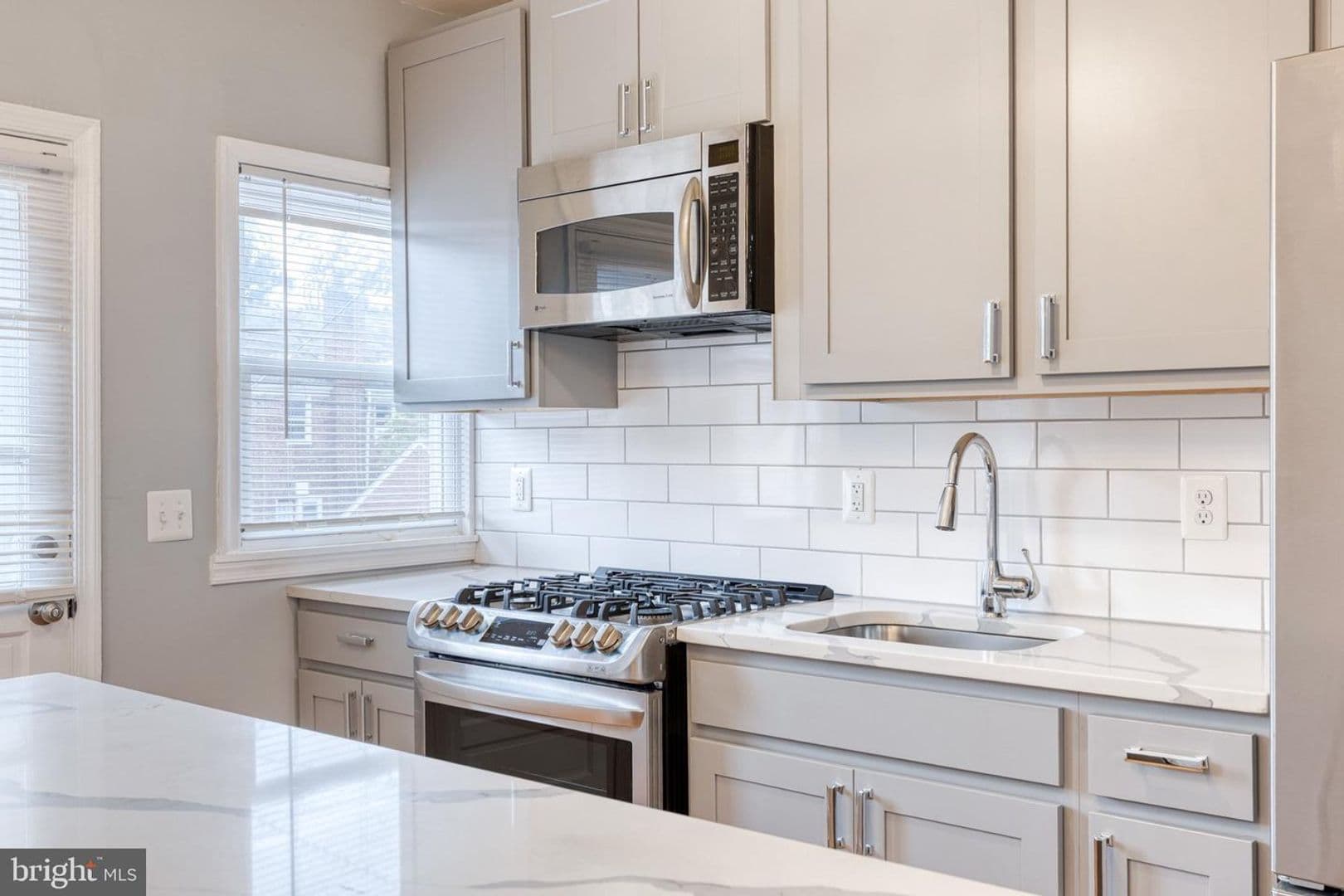 Baltimore Townhome: 1615 Shadyside Road