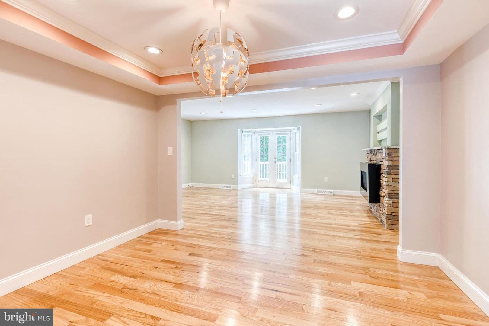 Crofton House: 1632 Angus Court