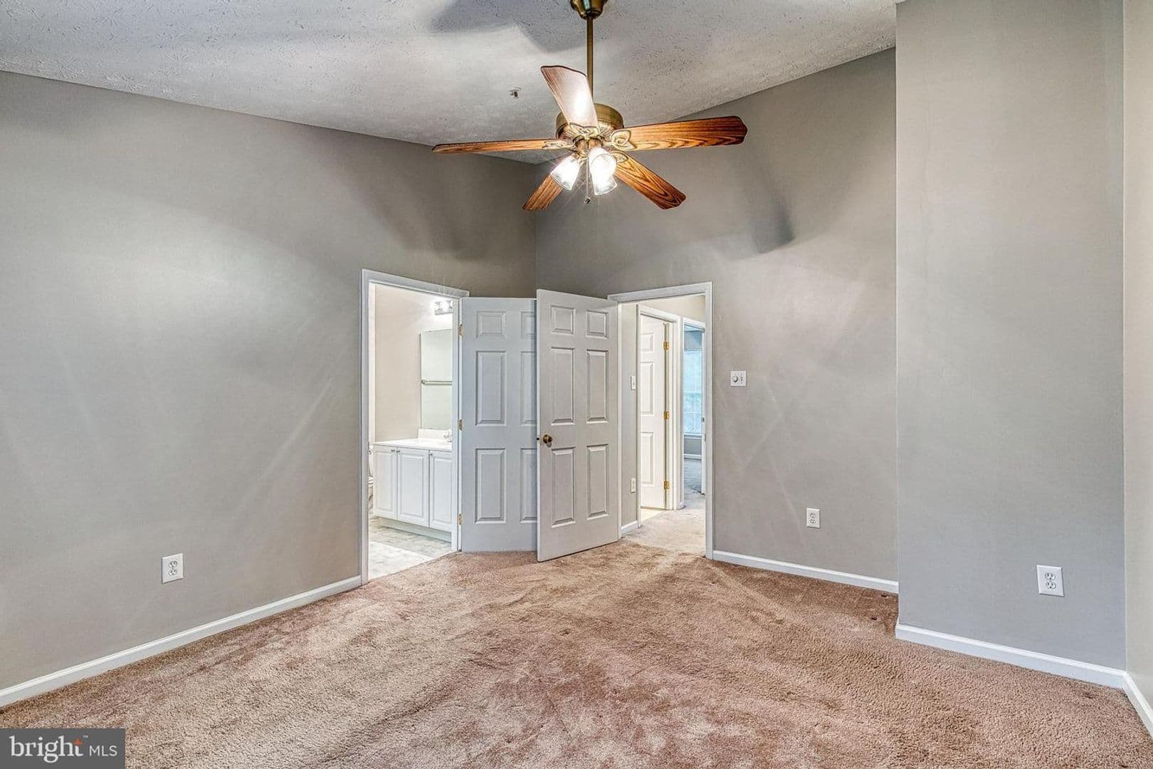 Owings Mills Townhome: 27 Silver Birch Court