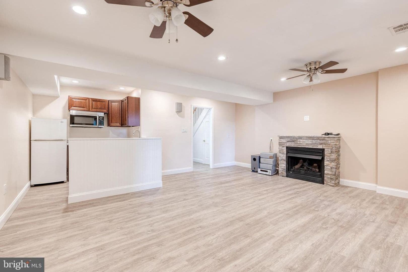 Crofton House: 1632 Angus Court