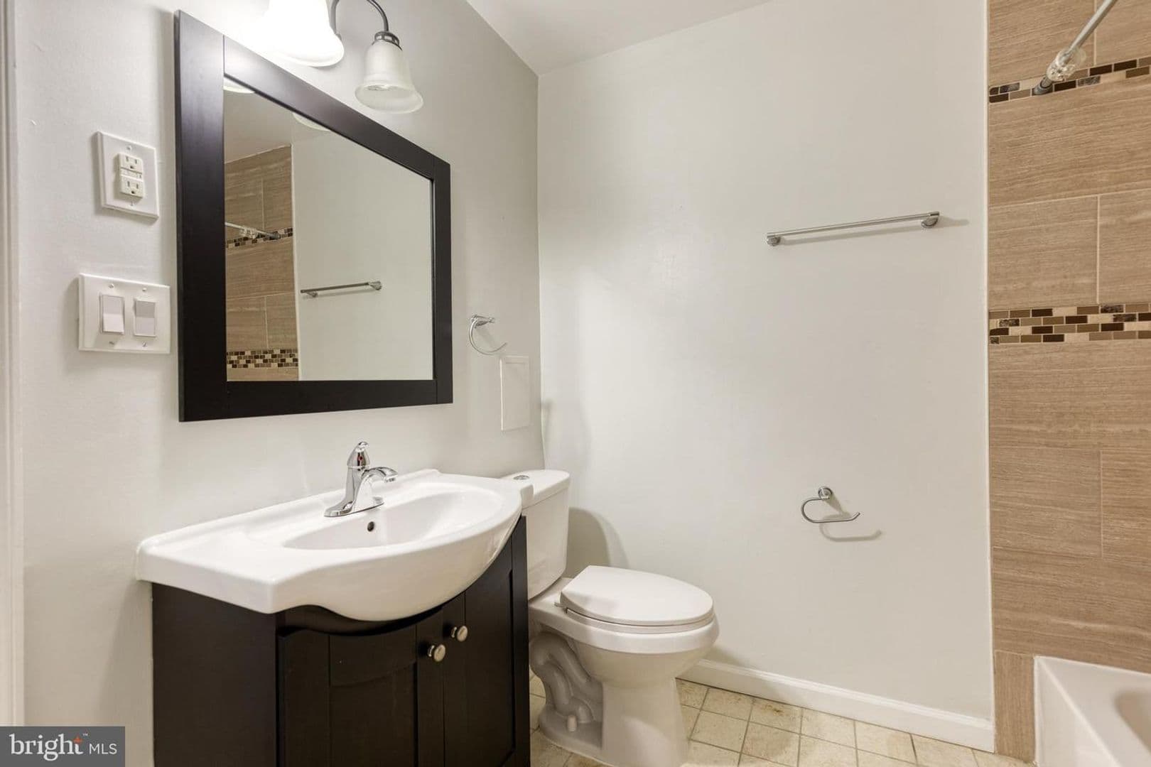 Columbia House: 10564 Cross Fox Lane