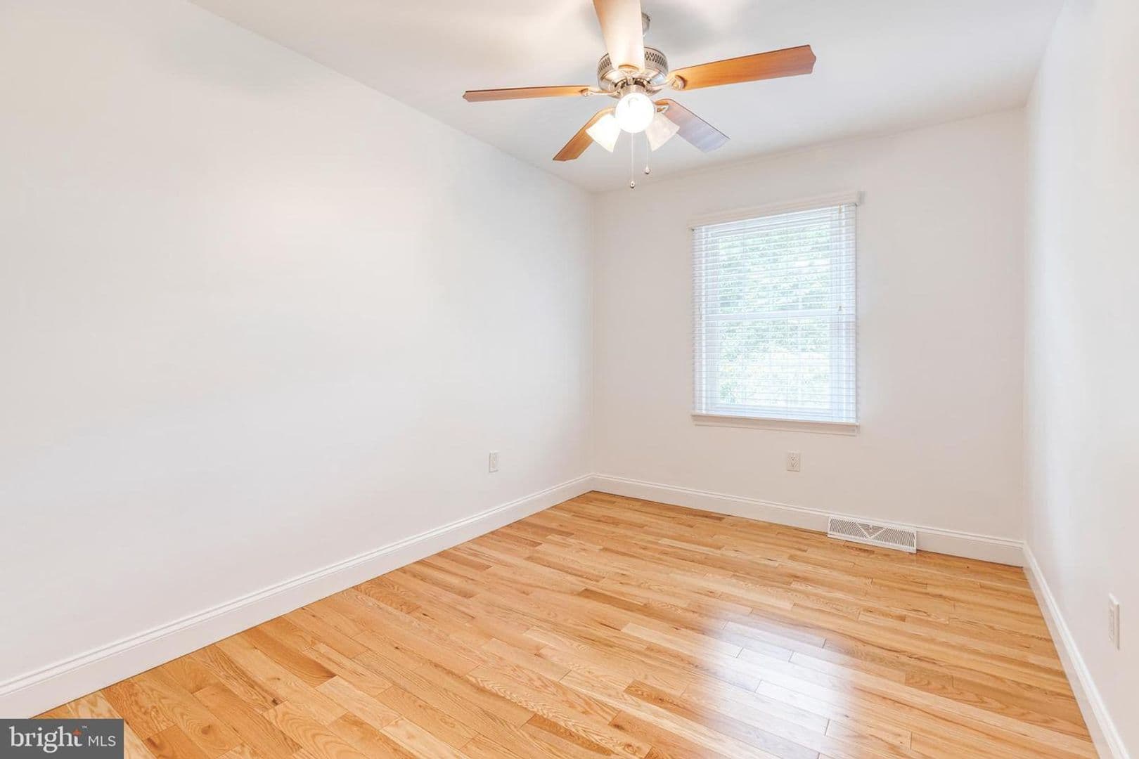 Crofton House: 1632 Angus Court