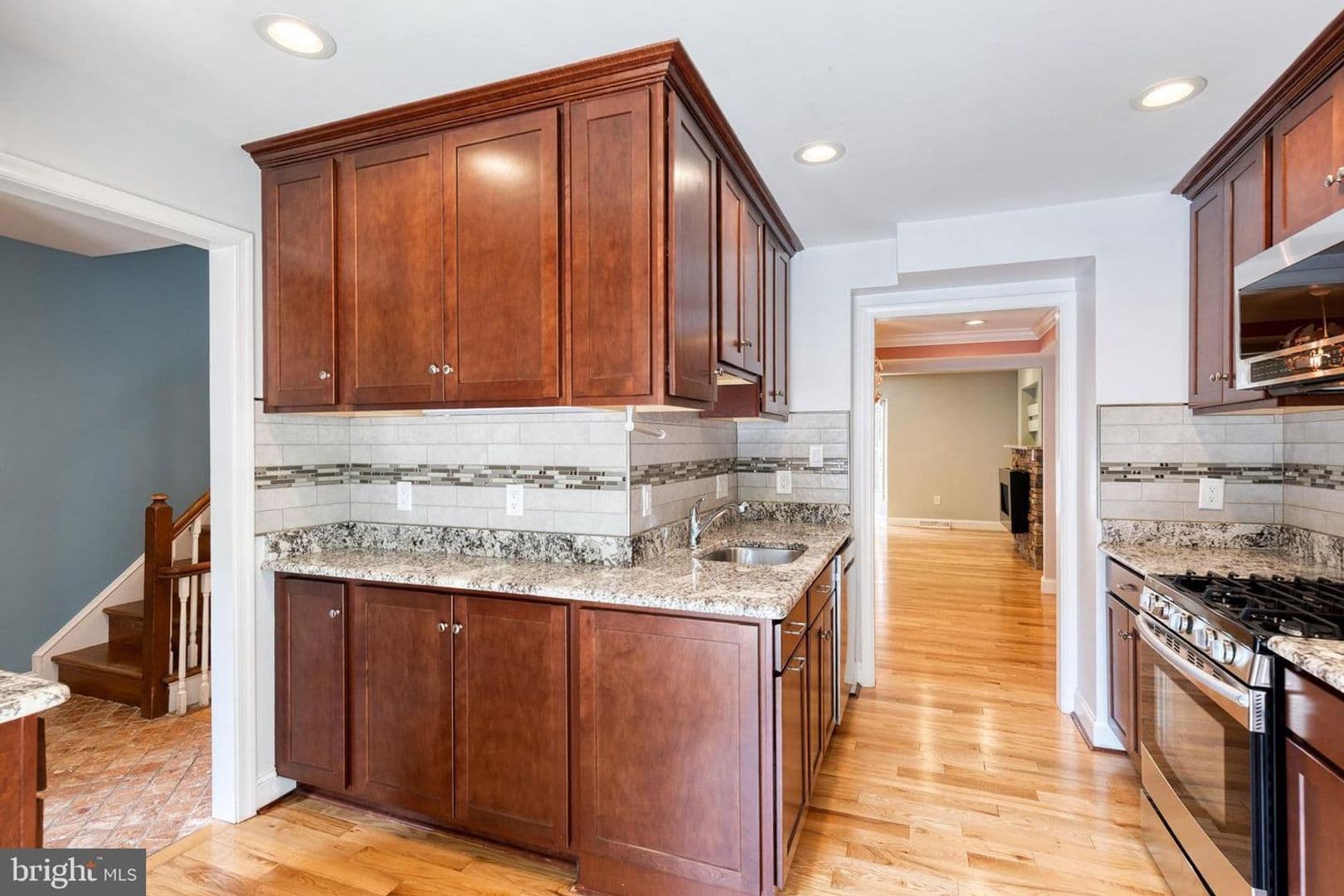 Crofton House: 1632 Angus Court
