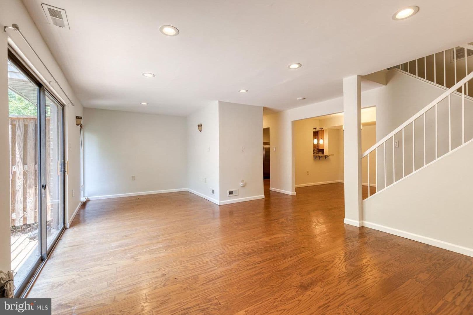 Columbia House: 10564 Cross Fox Lane