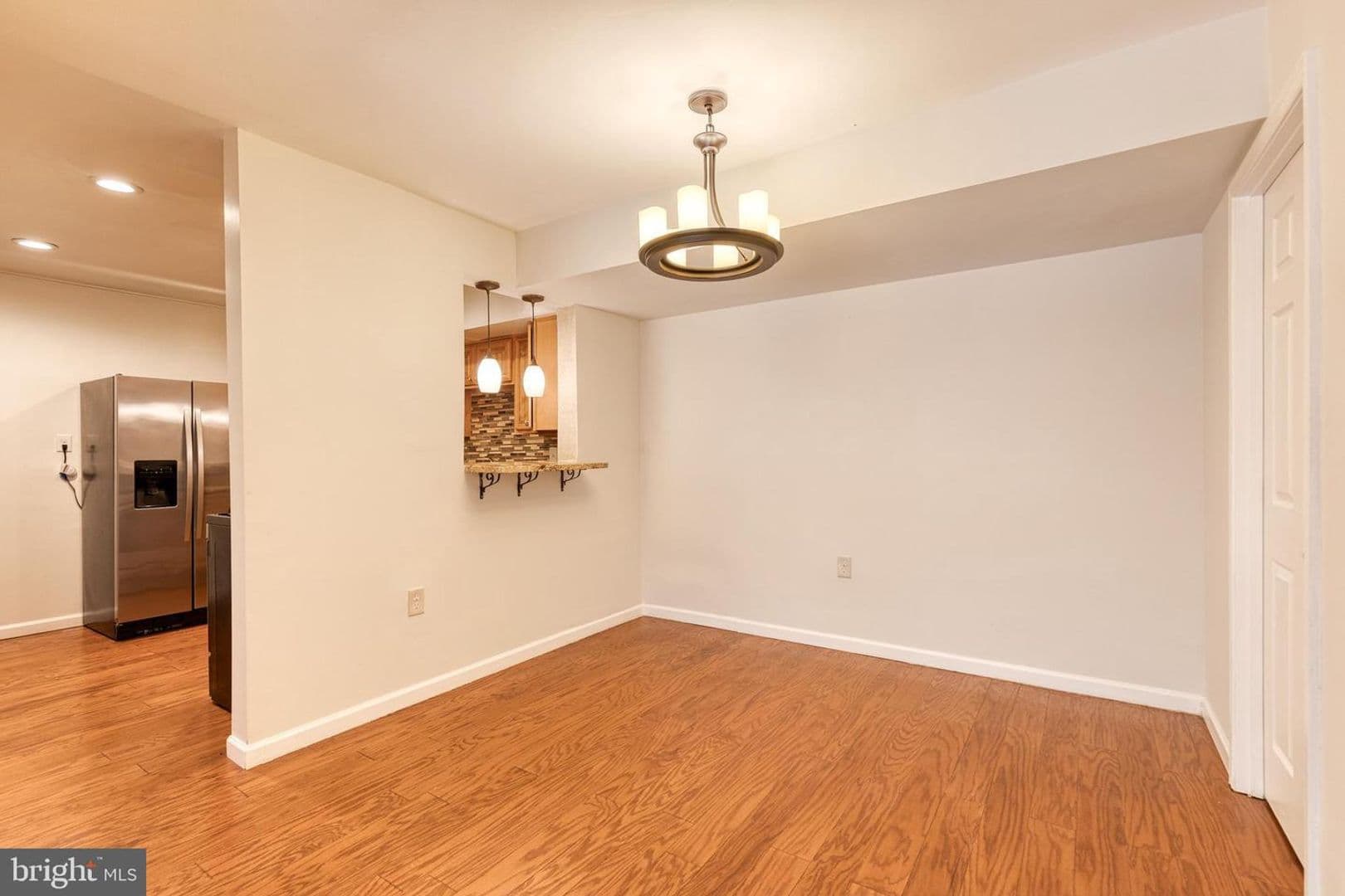 Columbia House: 10564 Cross Fox Lane