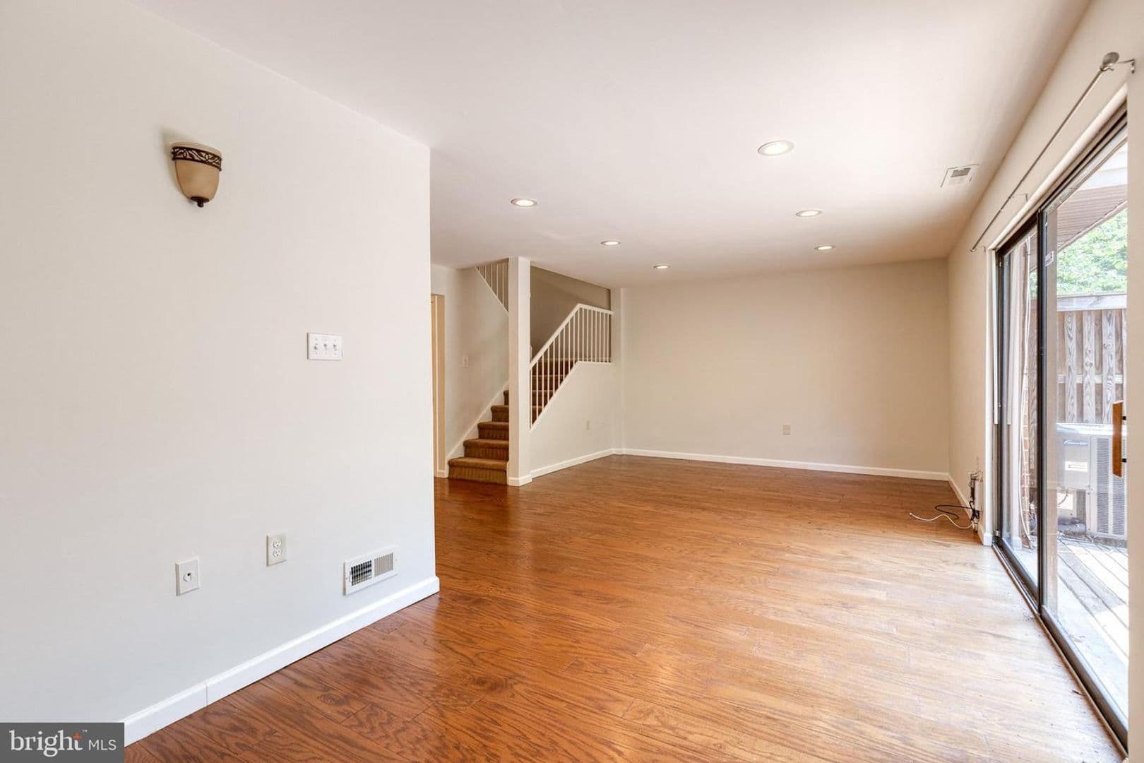 Columbia House: 10564 Cross Fox Lane