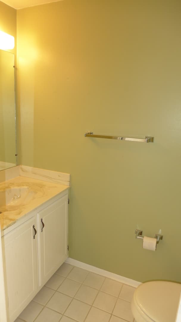 Cockeysville House: 23 Valley Crossing Circle