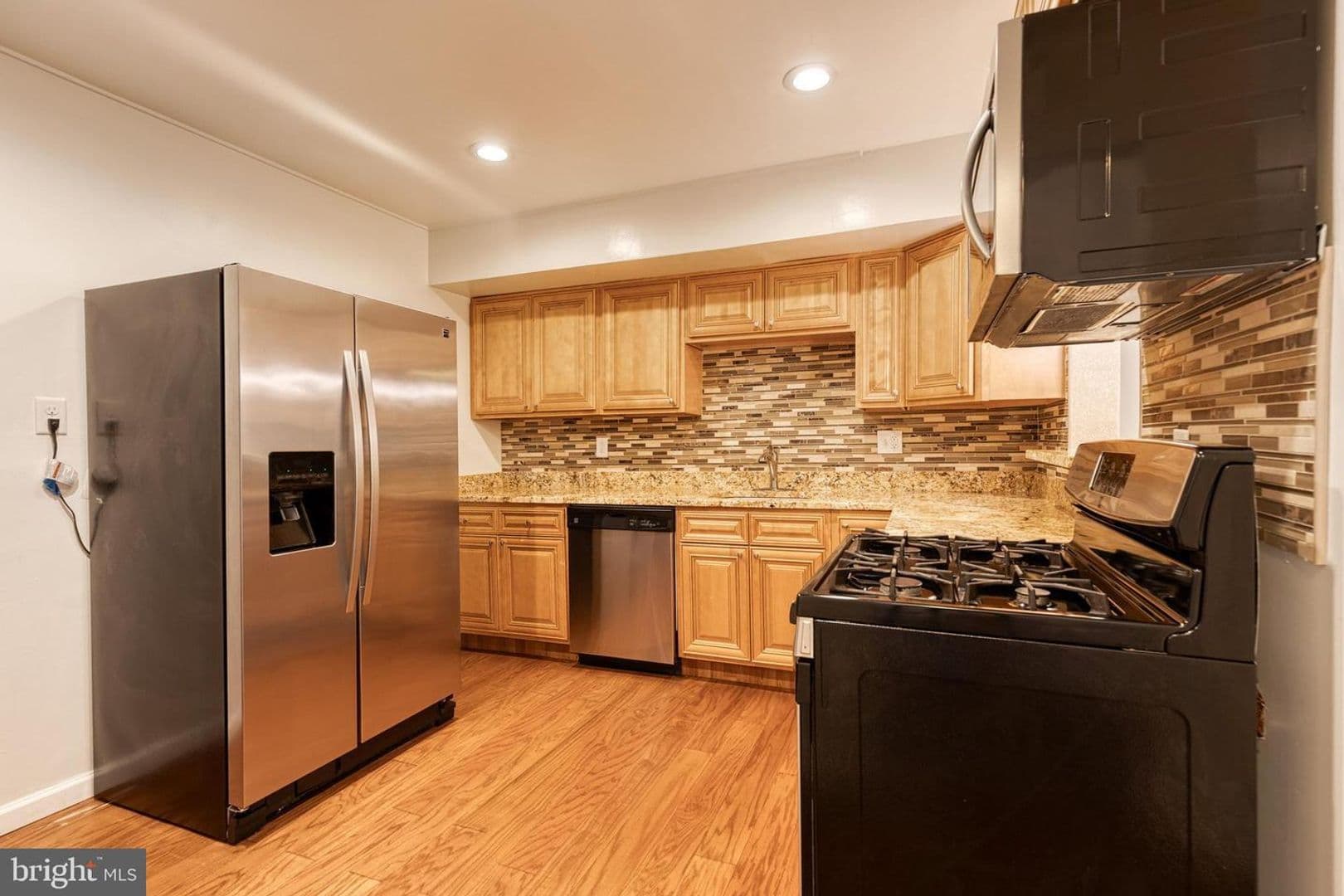 Columbia House: 10564 Cross Fox Lane