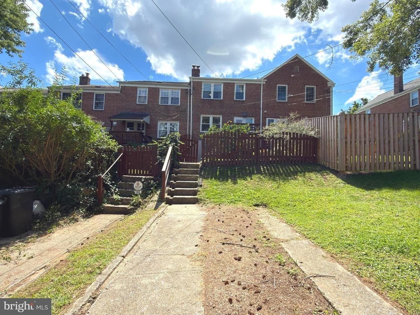 Baltimore House: 358 Old Trail Road
