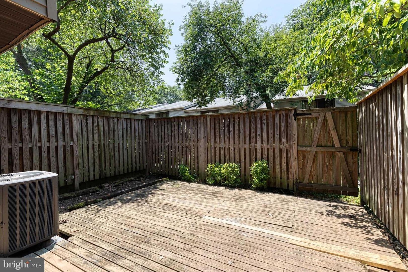 Columbia House: 10564 Cross Fox Lane
