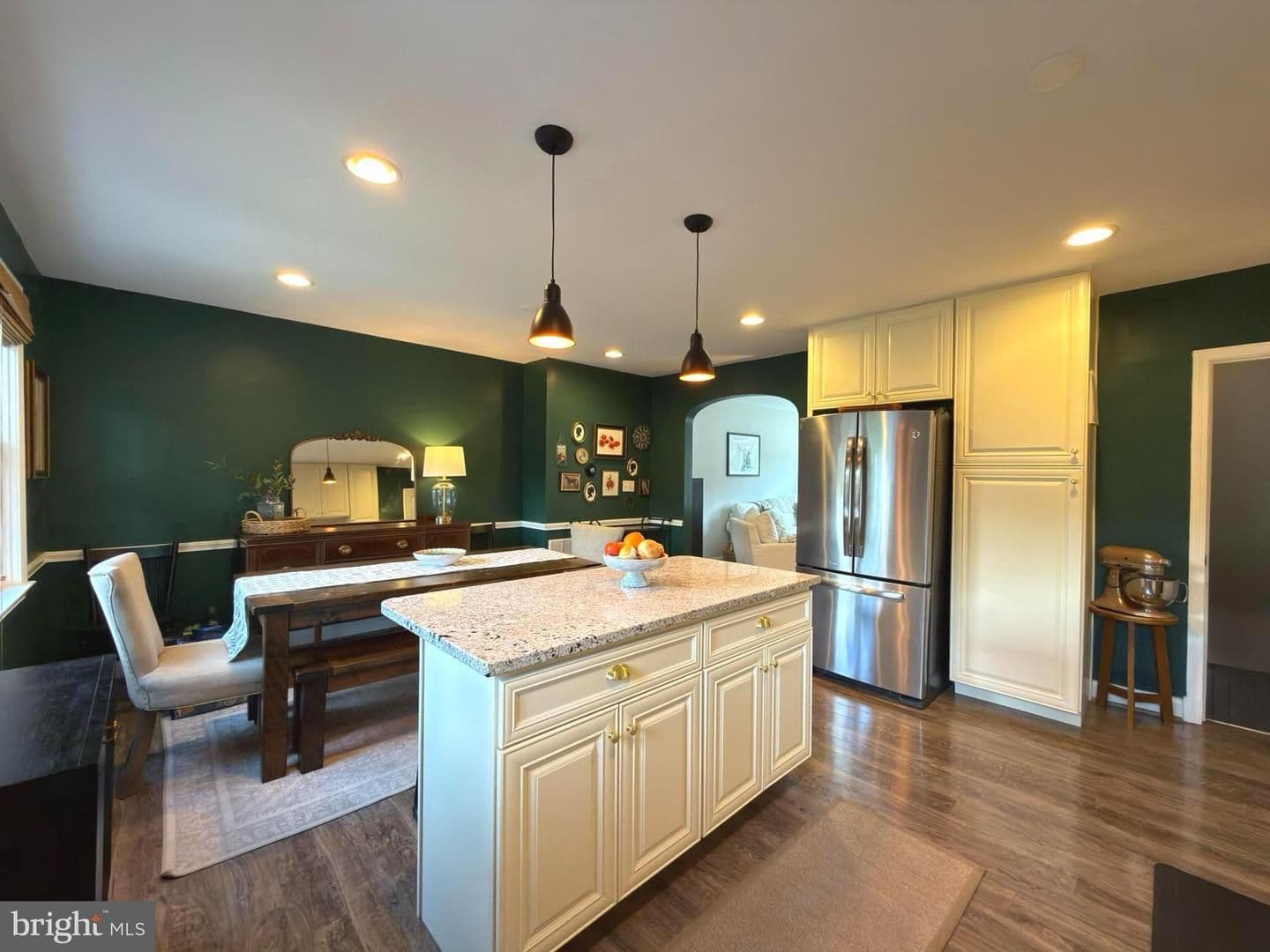 Baltimore House: 358 Old Trail Road