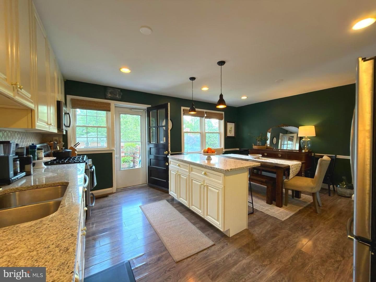 Baltimore House: 358 Old Trail Road