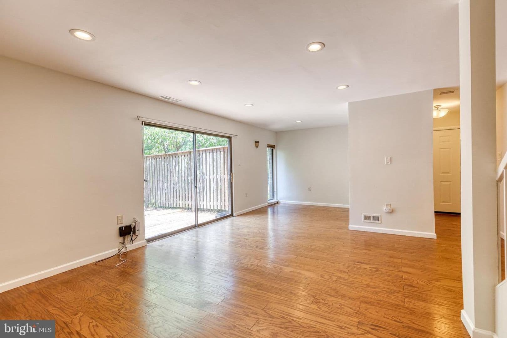 Columbia House: 10564 Cross Fox Lane