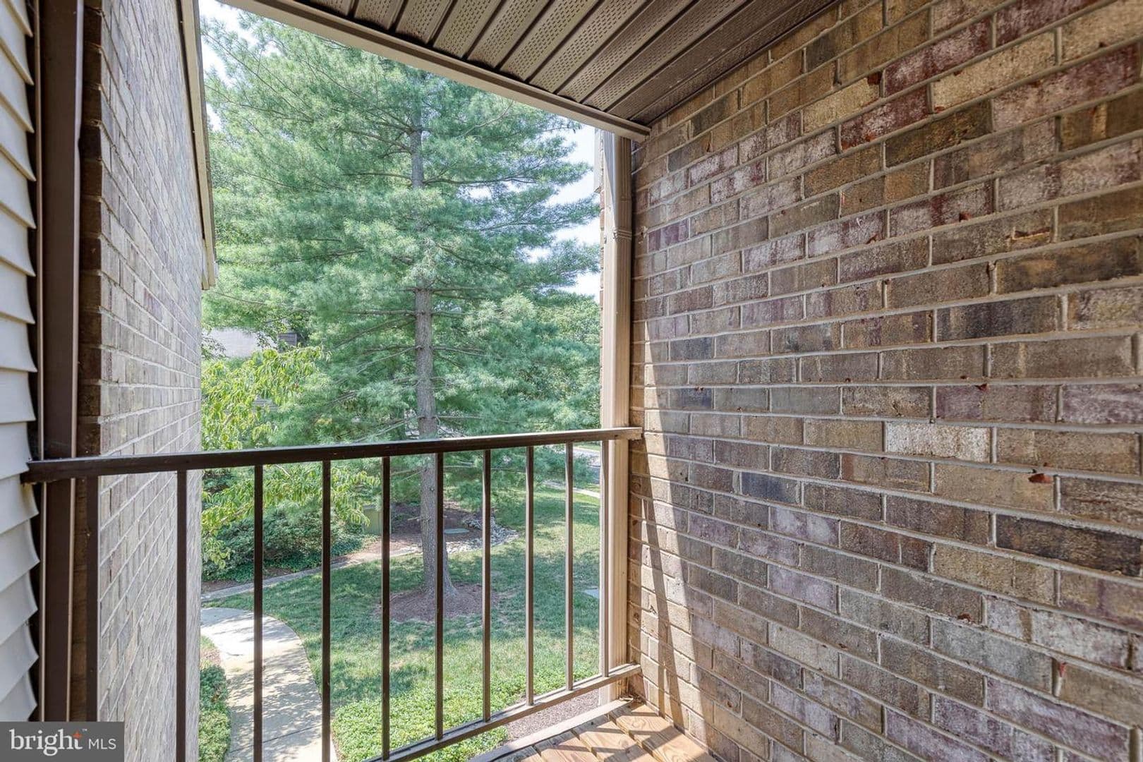 Columbia House: 10564 Cross Fox Lane