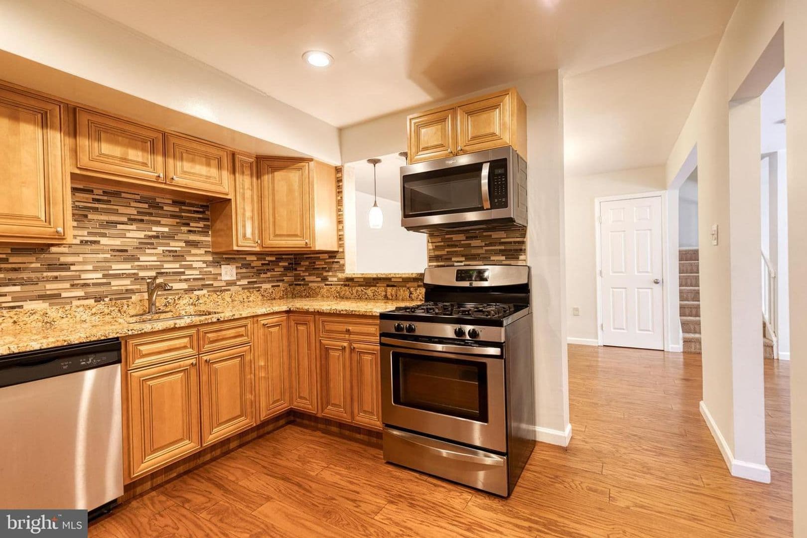 Columbia House: 10564 Cross Fox Lane