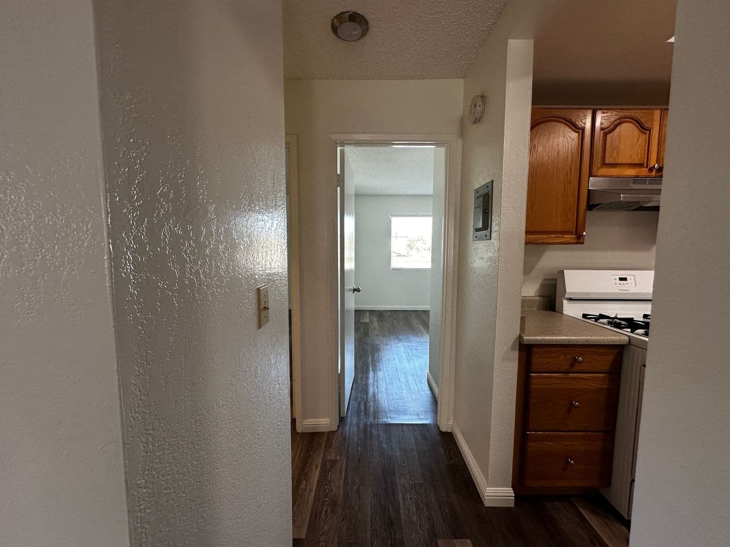 Lompoc Apartment: 960 West Chestnut Ave