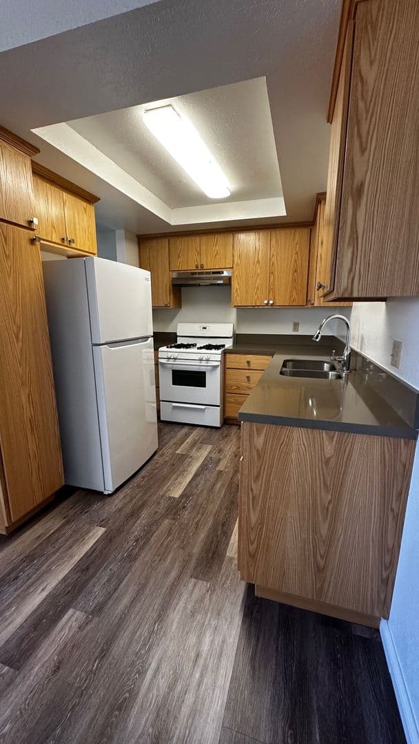 Lompoc Apartment: 960 West Chestnut Ave