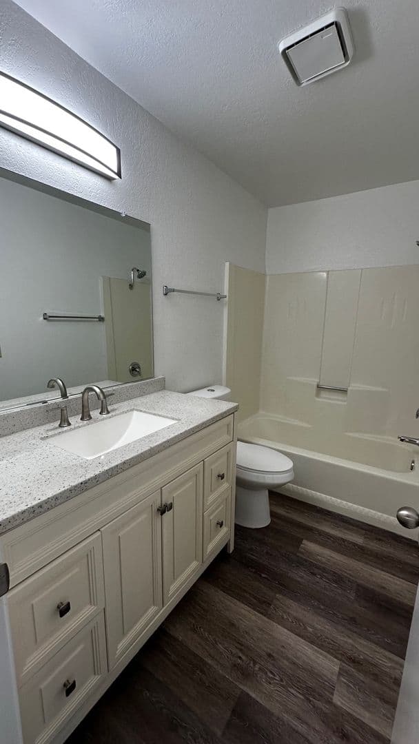 Lompoc Apartment: 960 West Chestnut Ave