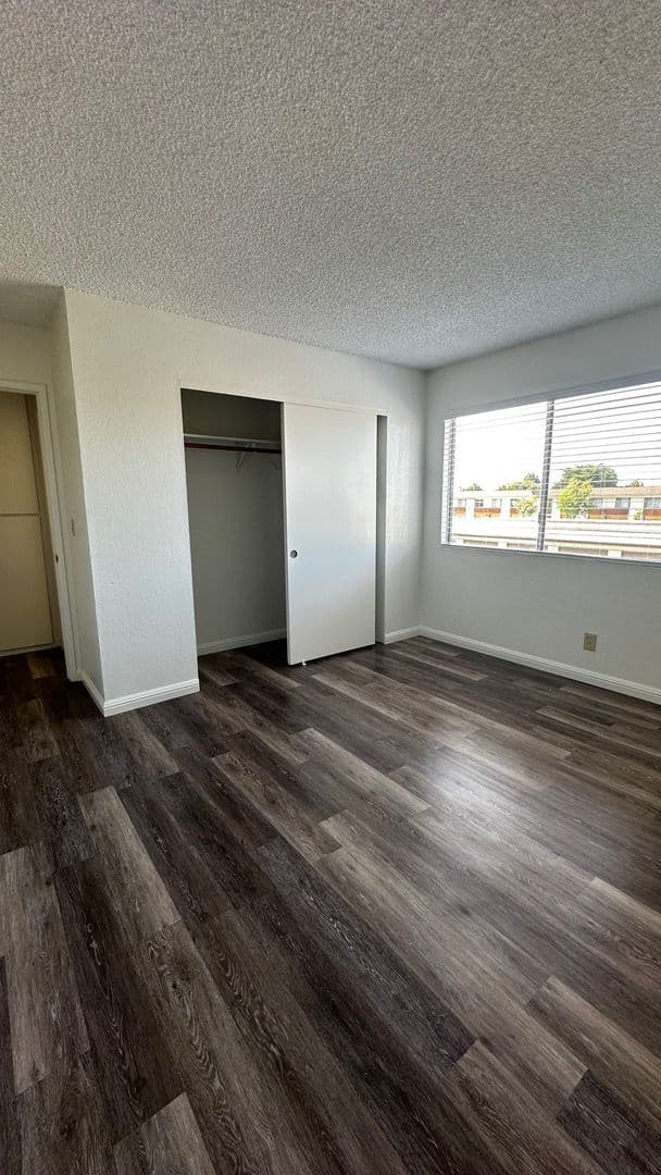 Lompoc Apartment: 960 West Chestnut Ave