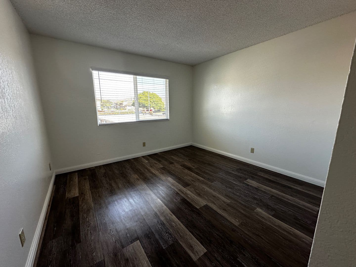 Lompoc Apartment: 960 West Chestnut Ave