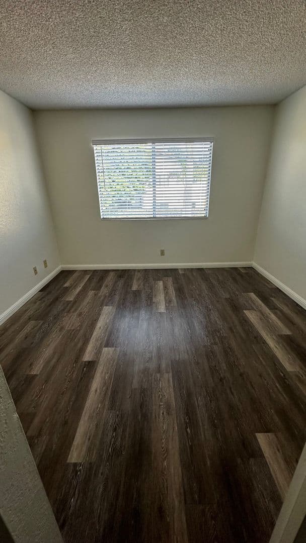 Lompoc Apartment: 960 West Chestnut Ave