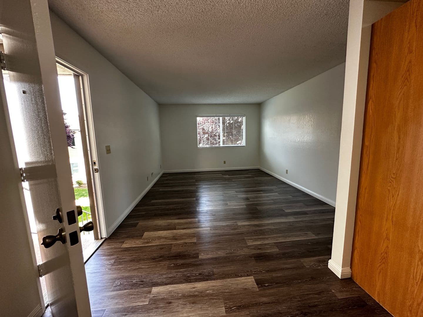 Lompoc Apartment: 960 West Chestnut Ave