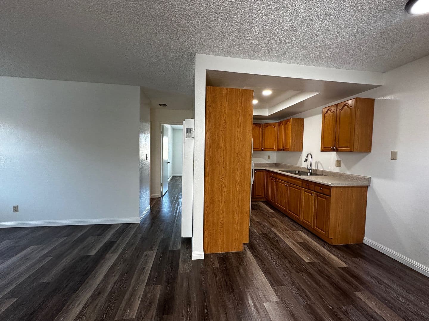 Lompoc Apartment: 960 West Chestnut Ave