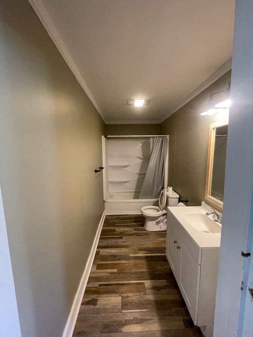Wilson Apartment: 511 Lee Street