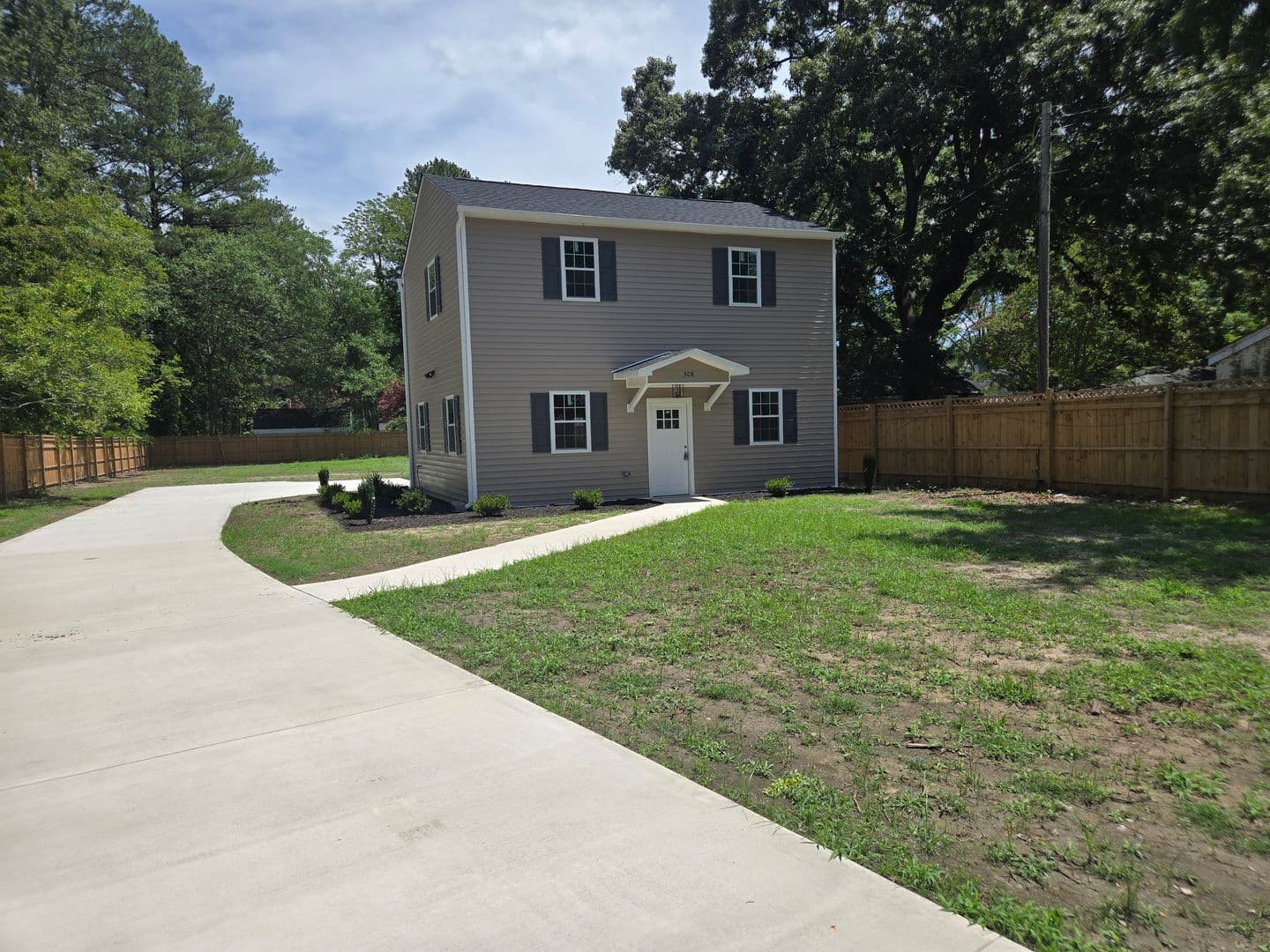 Wilson House: 308 Pearson Street