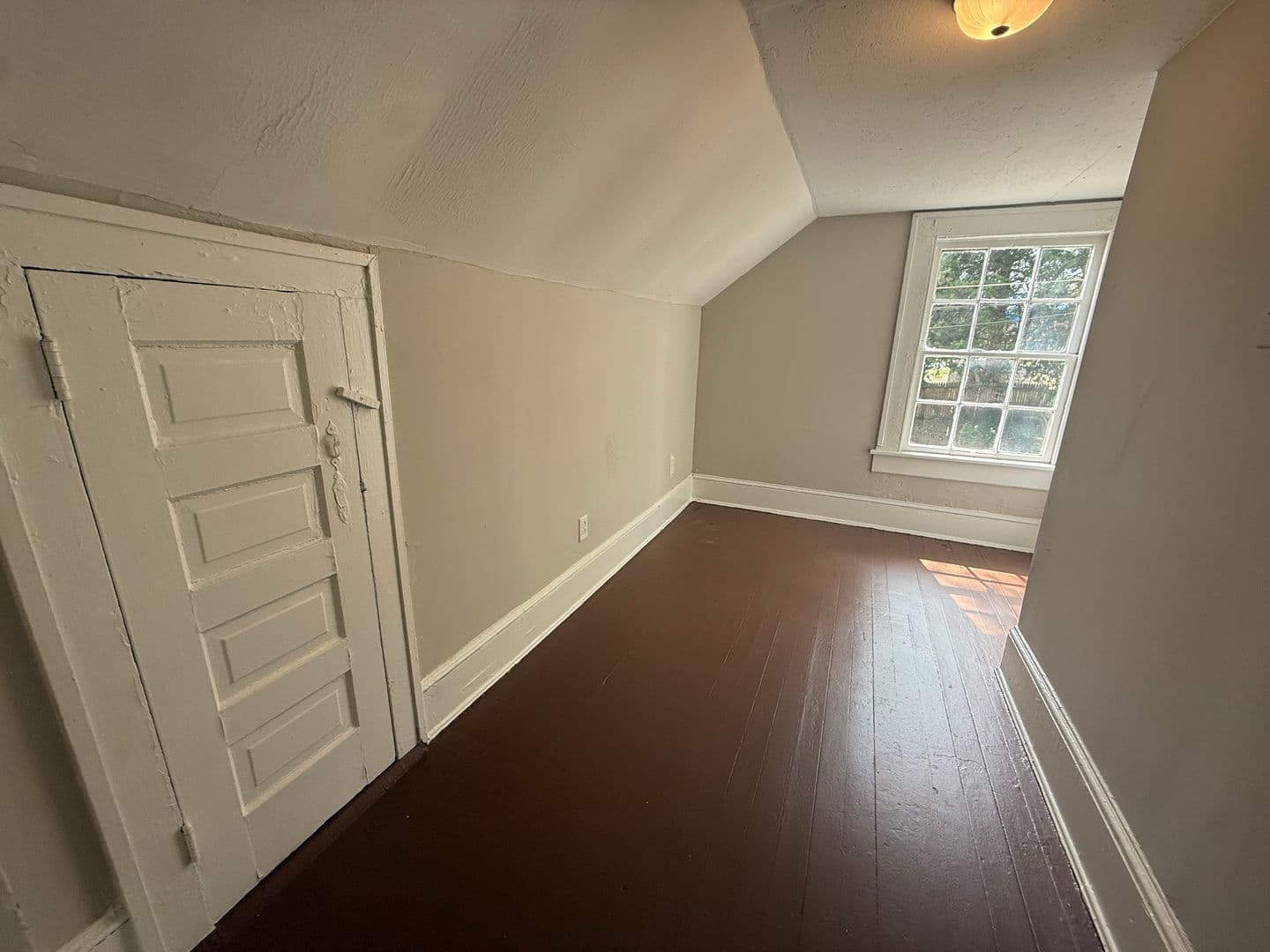 Wilson Apartment: 104 Parkview Street