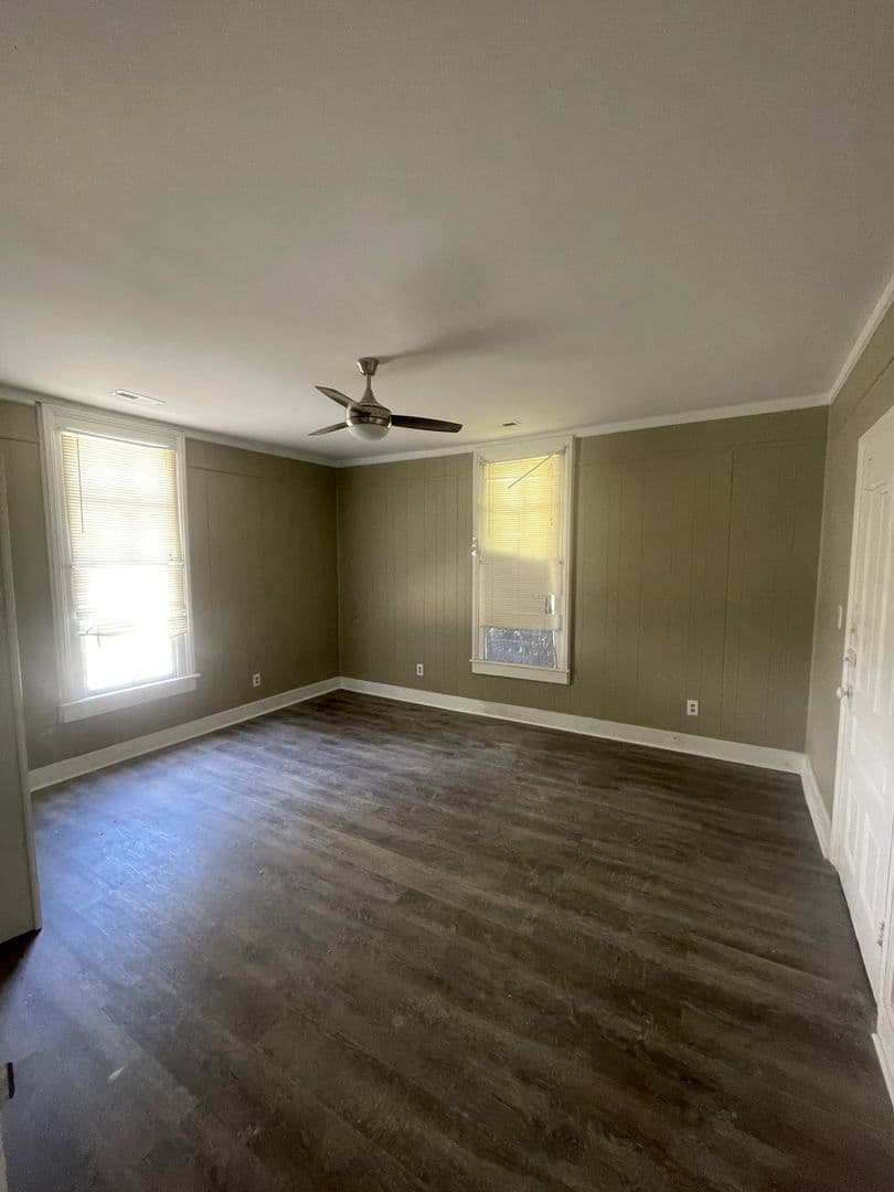 Wilson Apartment: 511 Lee Street