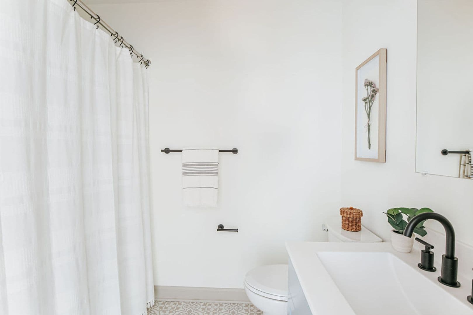 Wilson Apartment: 211 Kenan Street West