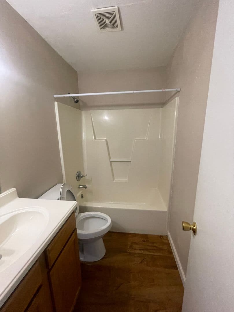 Wilson Apartment: 1705 Snowden Drive