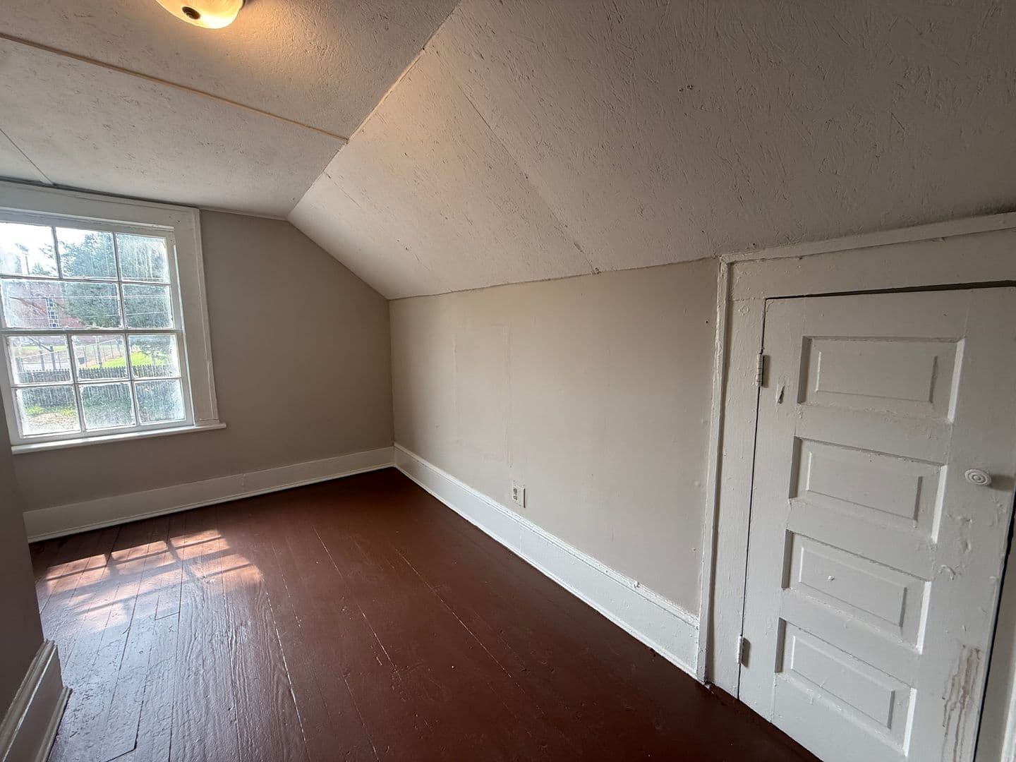 Wilson Apartment: 104 Parkview Street