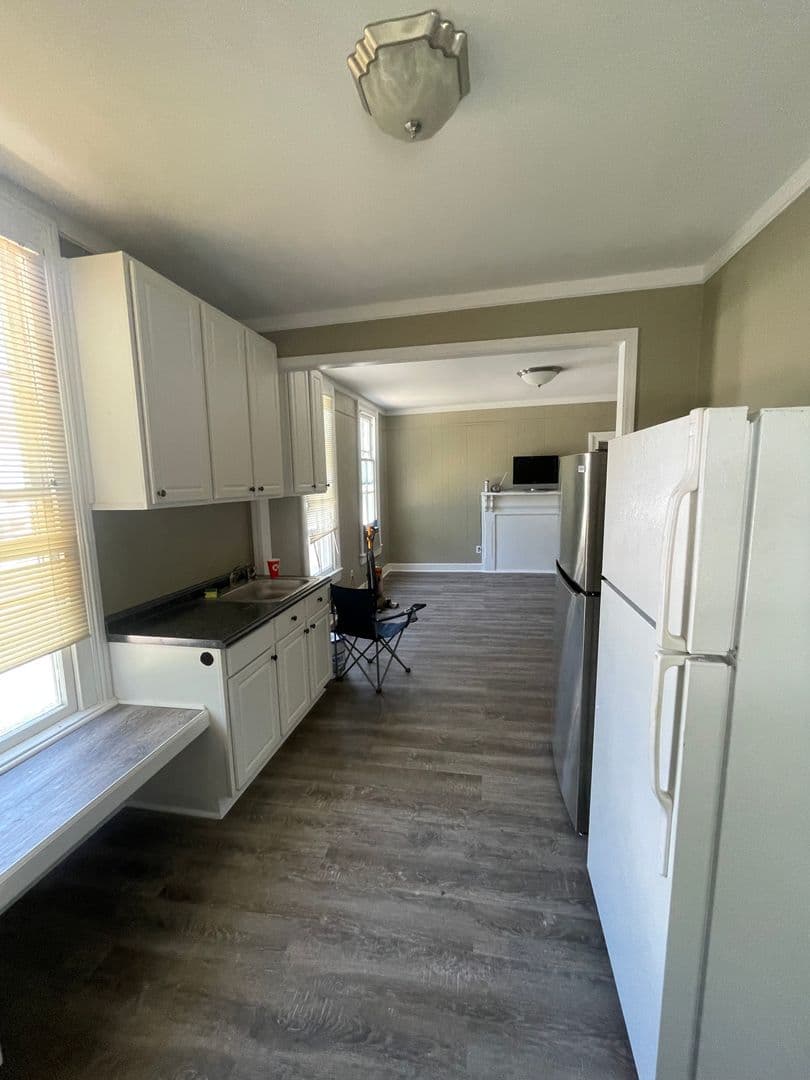 Wilson Apartment: 511 Lee Street