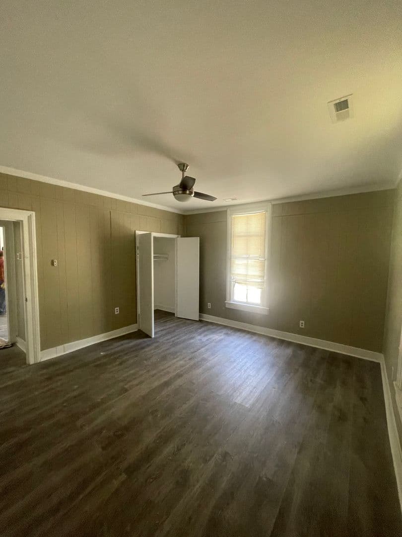 Wilson Apartment: 511 Lee Street