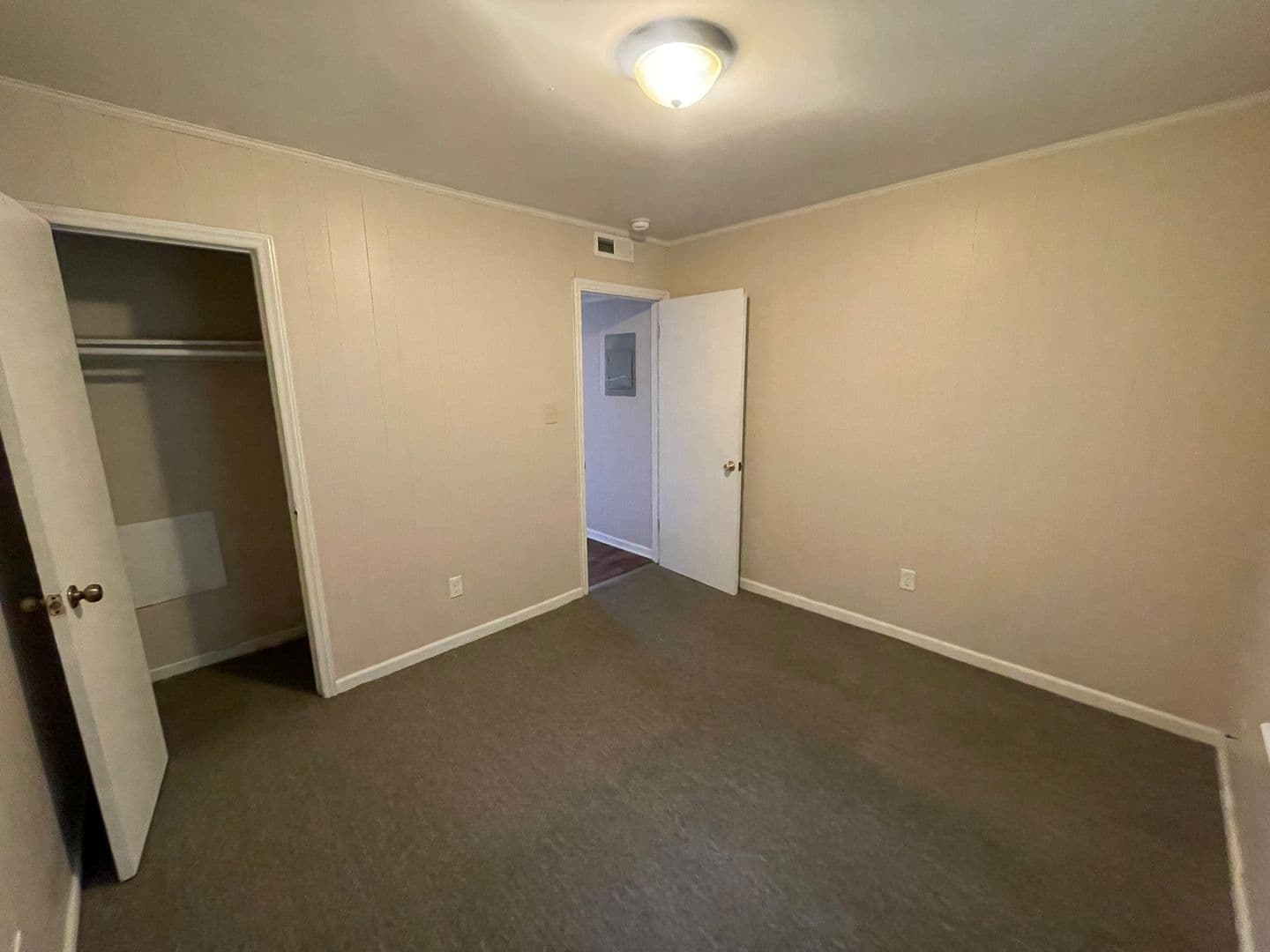 Wilson Apartment: 1705 Snowden Drive
