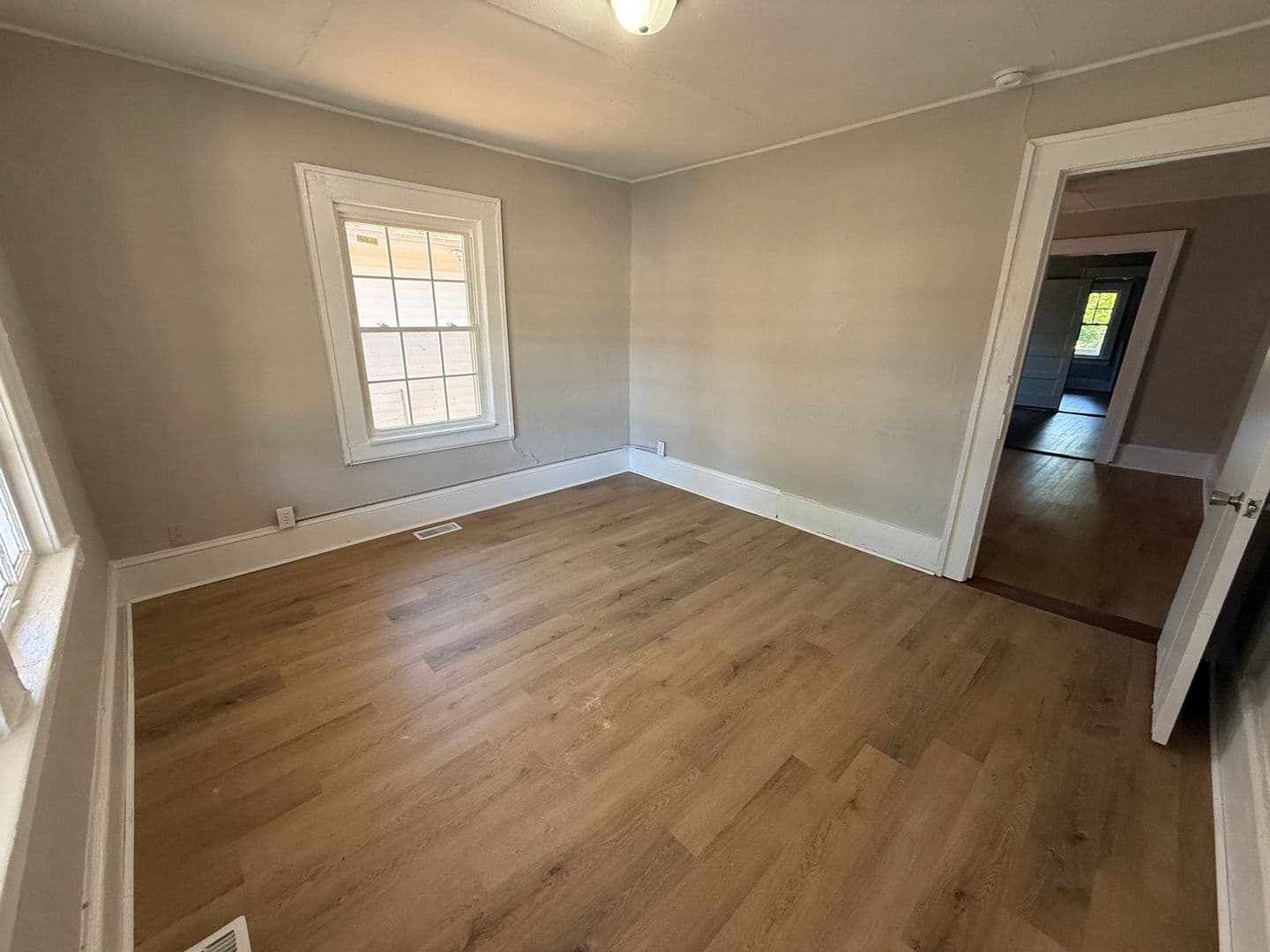 Wilson Apartment: 104 Parkview Street