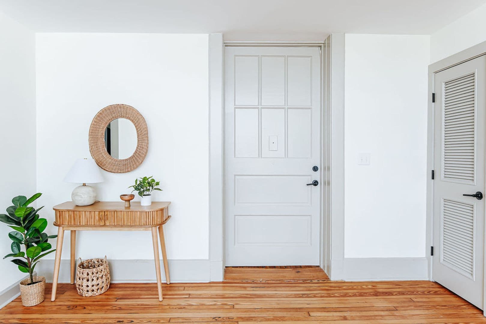 Wilson Apartment: 211 Kenan Street West