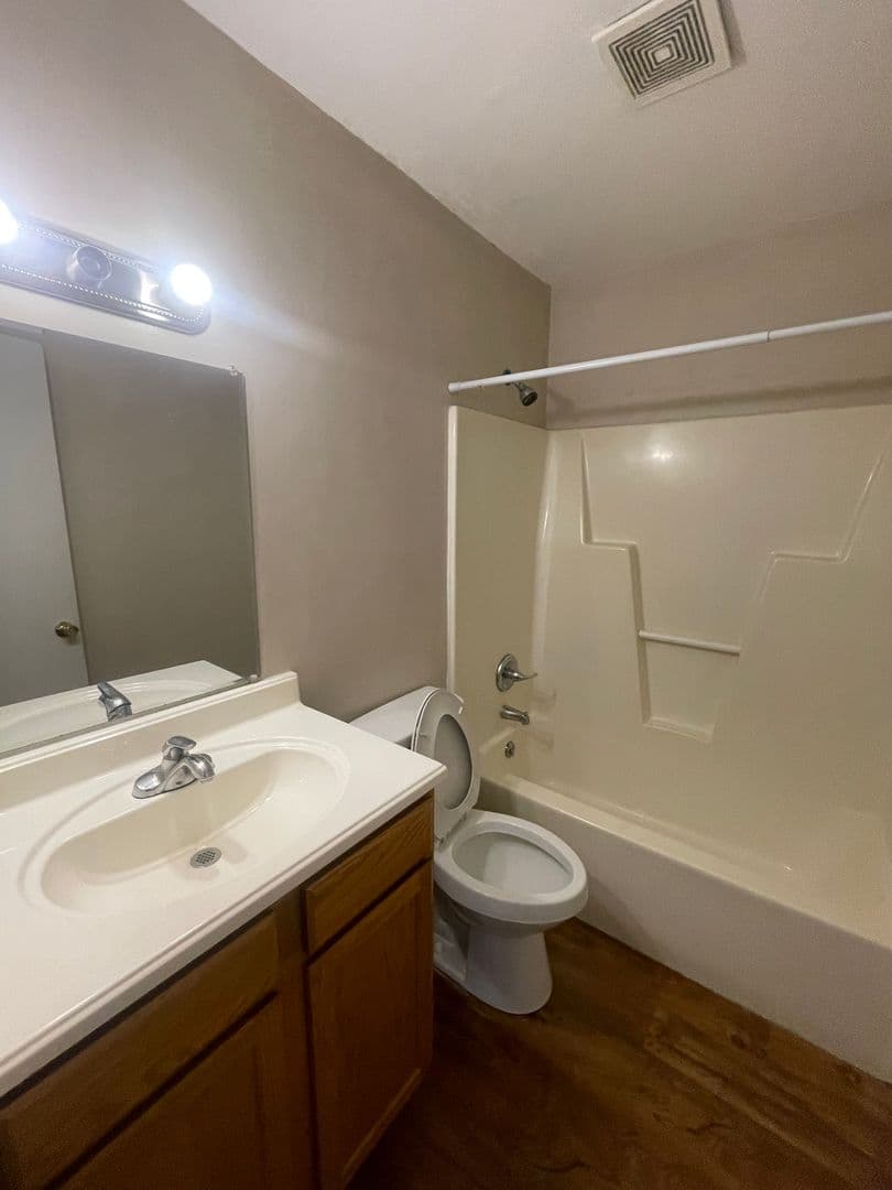Wilson Apartment: 1705 Snowden Drive