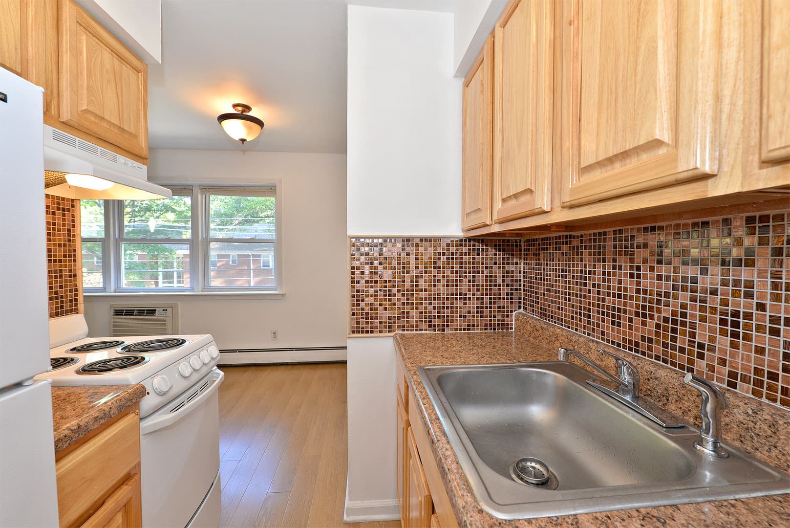 Roselle Park Apartment: 428 Chestnut Street
