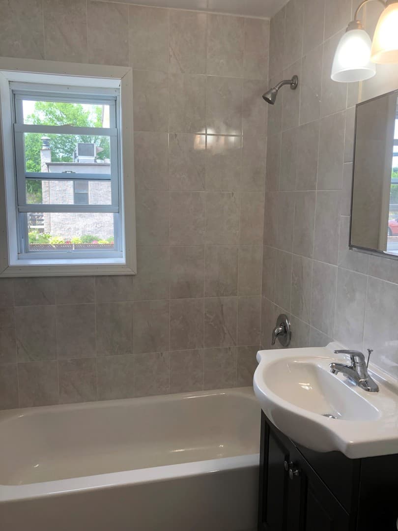 Roselle Park Apartment: 428 Chestnut Street