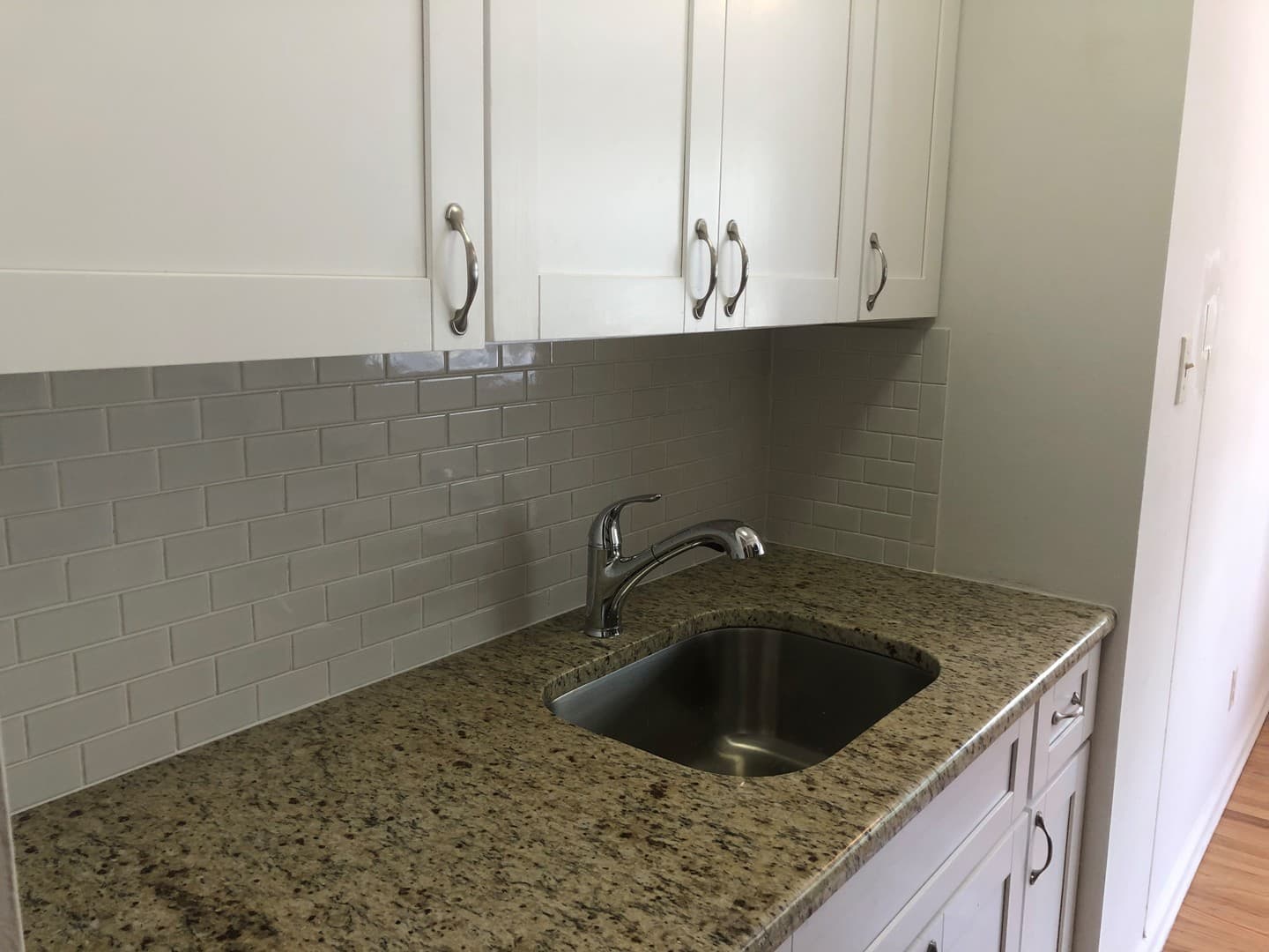 Roselle Park Apartment: 428 Chestnut Street