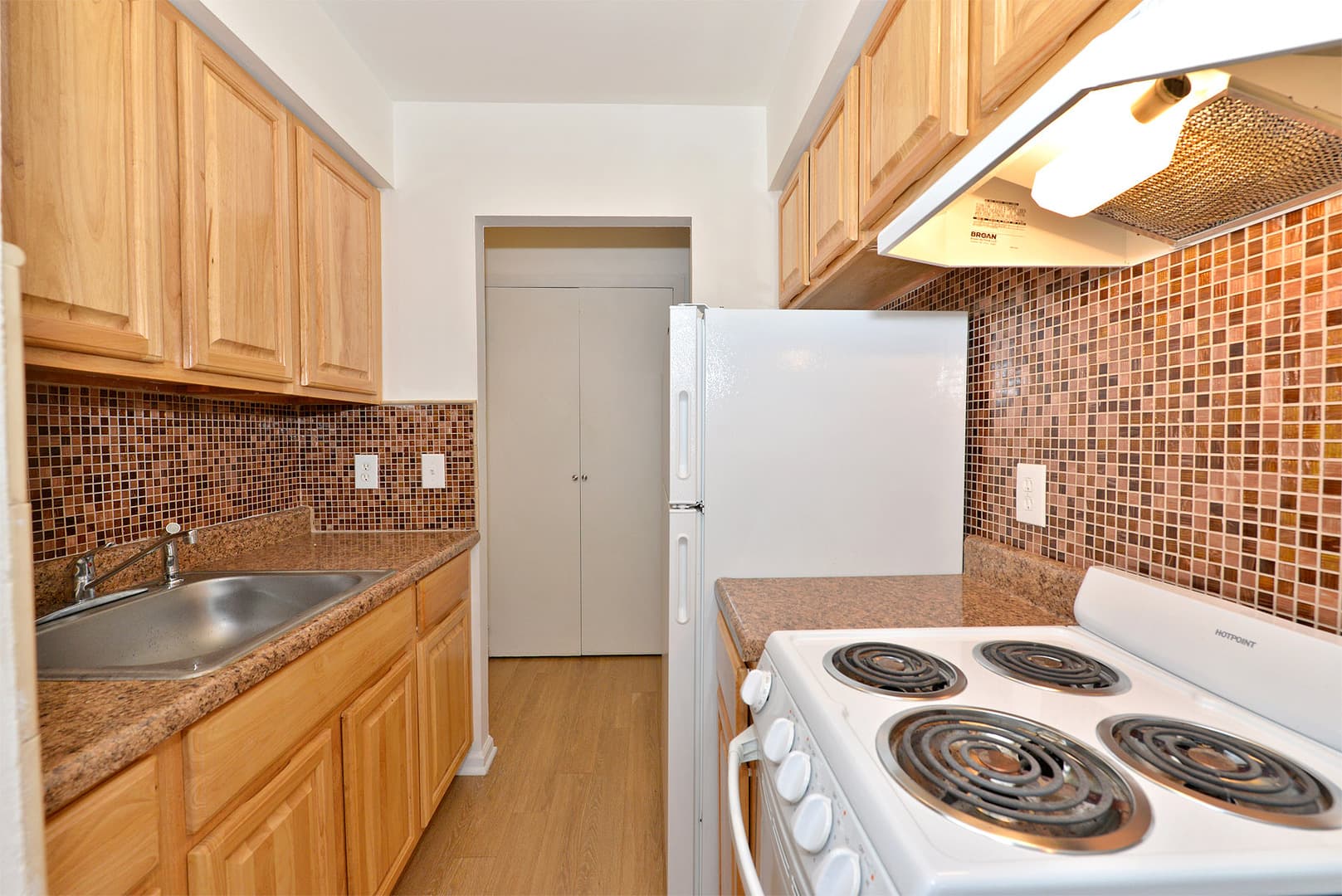 Roselle Park Apartment: 428 Chestnut Street