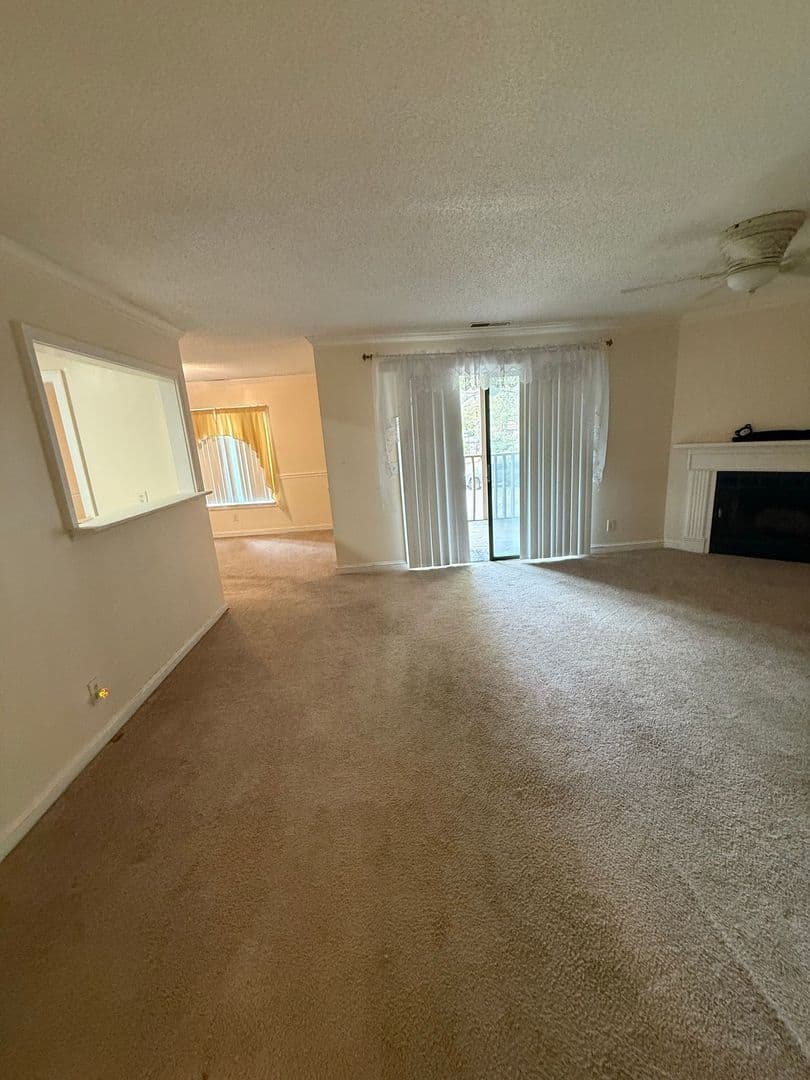 Columbia Apartment: Village Creek Drive