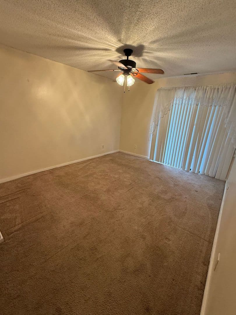 Columbia Apartment: Village Creek Drive