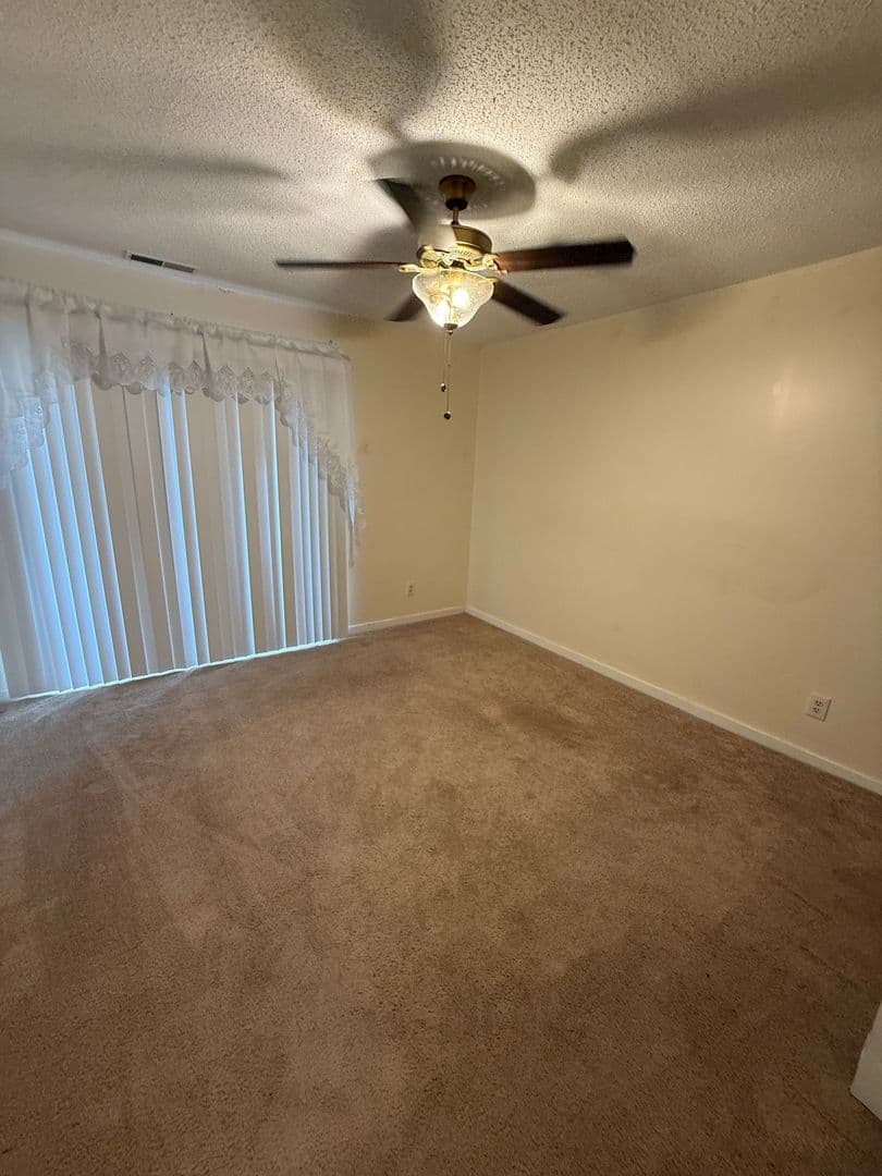 Columbia Apartment: Village Creek Drive