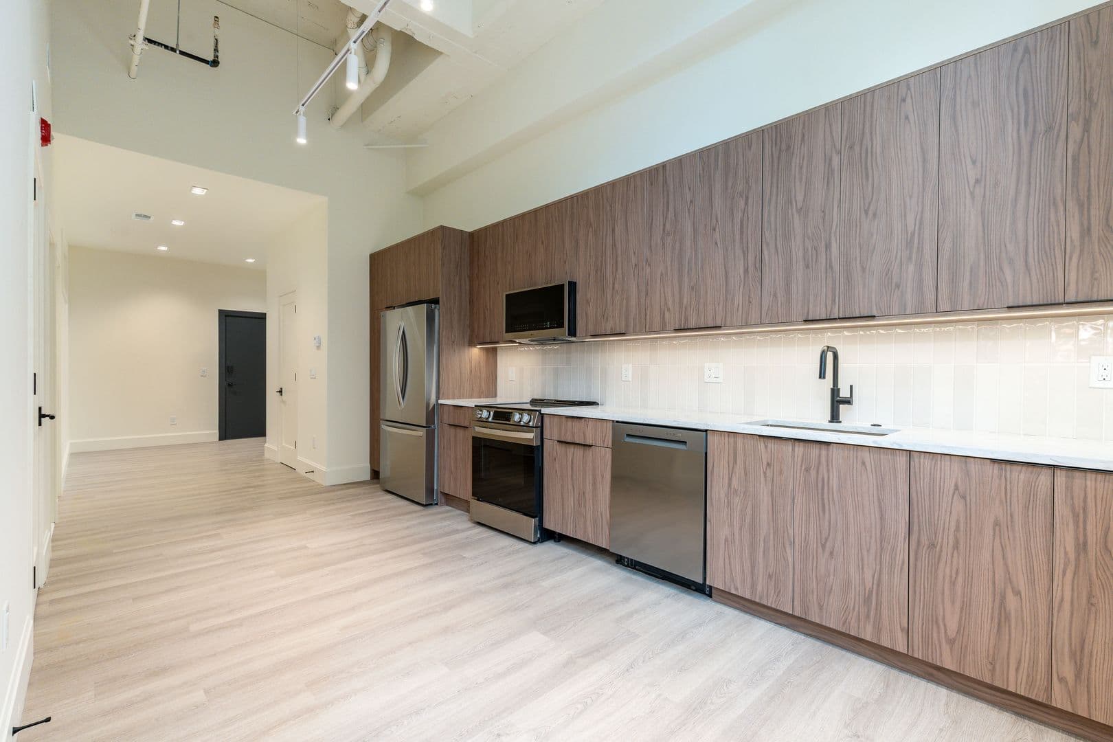 Philadelphia Apartment: 3003 W Glenwood Ave