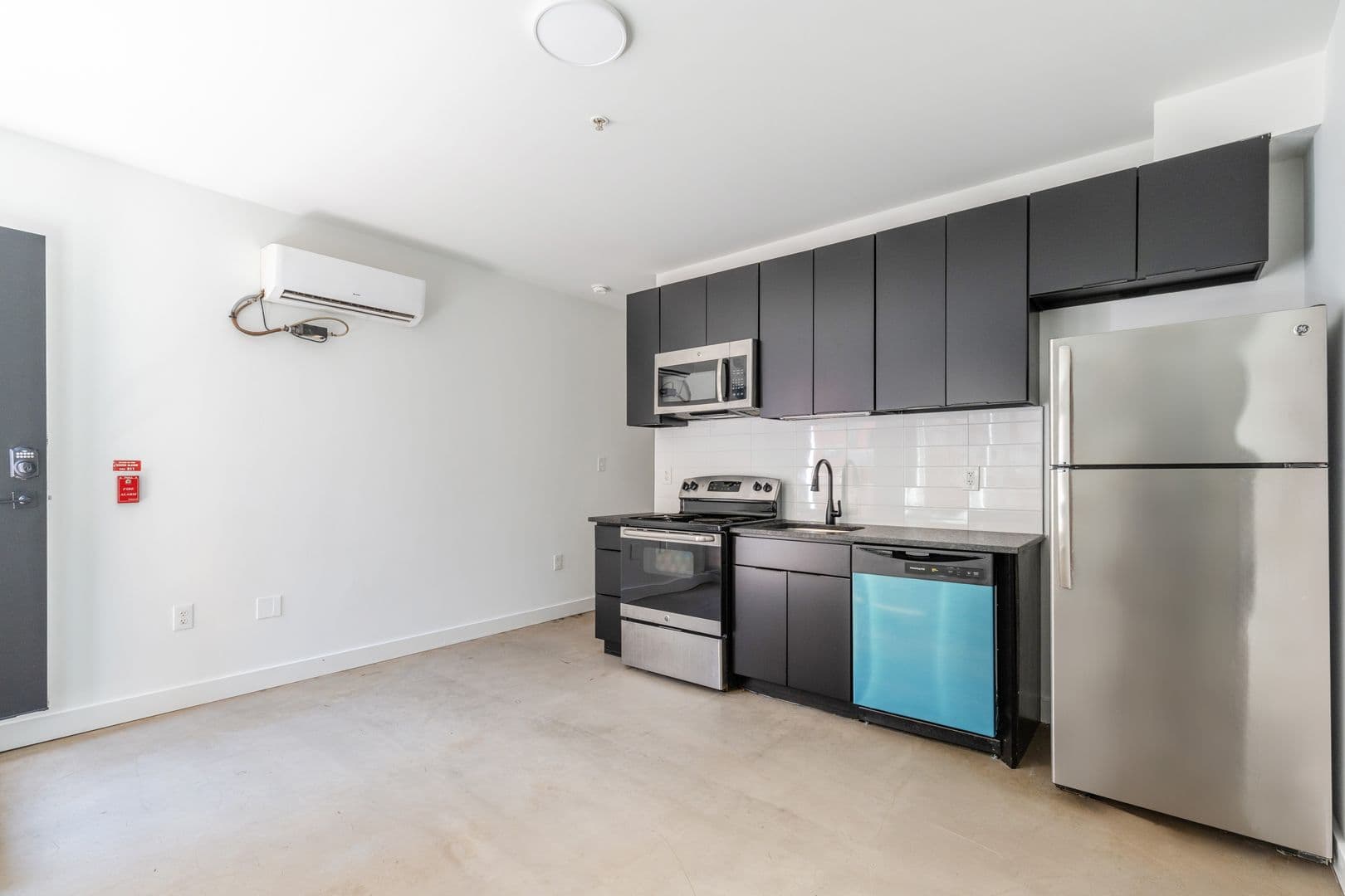 Philadelphia Apartment: 3003 W Glenwood Ave