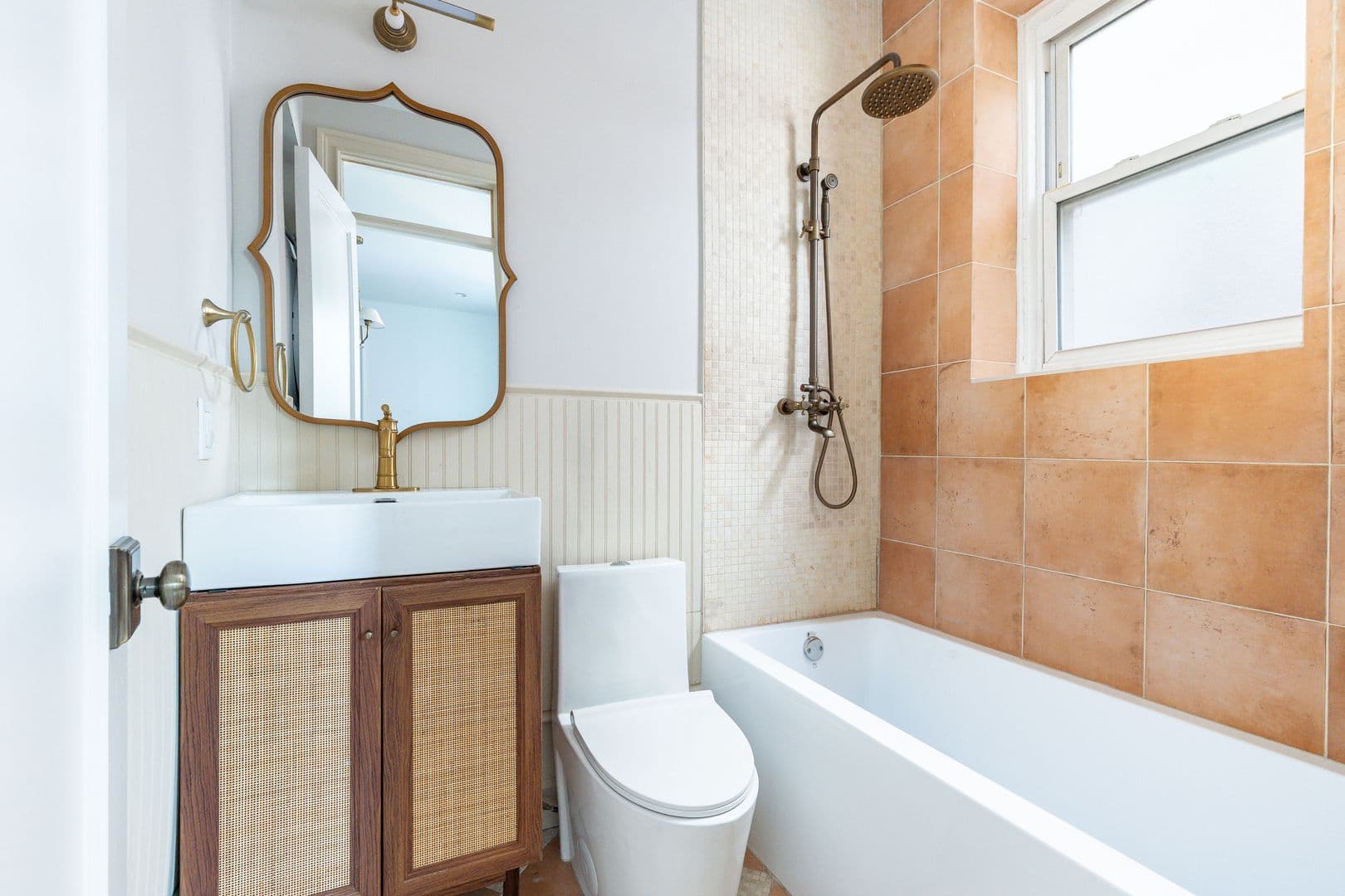 Philadelphia Apartment: 999 N 15th St